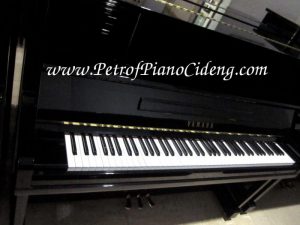 Piano Yamaha UX10B1